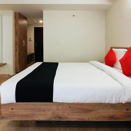 Capital O Sri Suprabhat Grand Near Kachiguda Railway Station حيدر أباد المظهر الخارجي الصورة