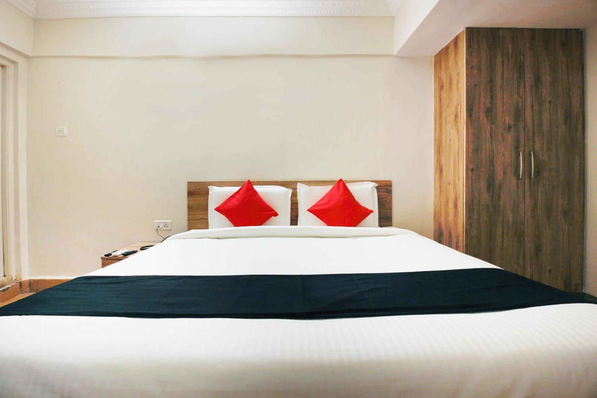 Capital O Sri Suprabhat Grand Near Kachiguda Railway Station حيدر أباد المظهر الخارجي الصورة