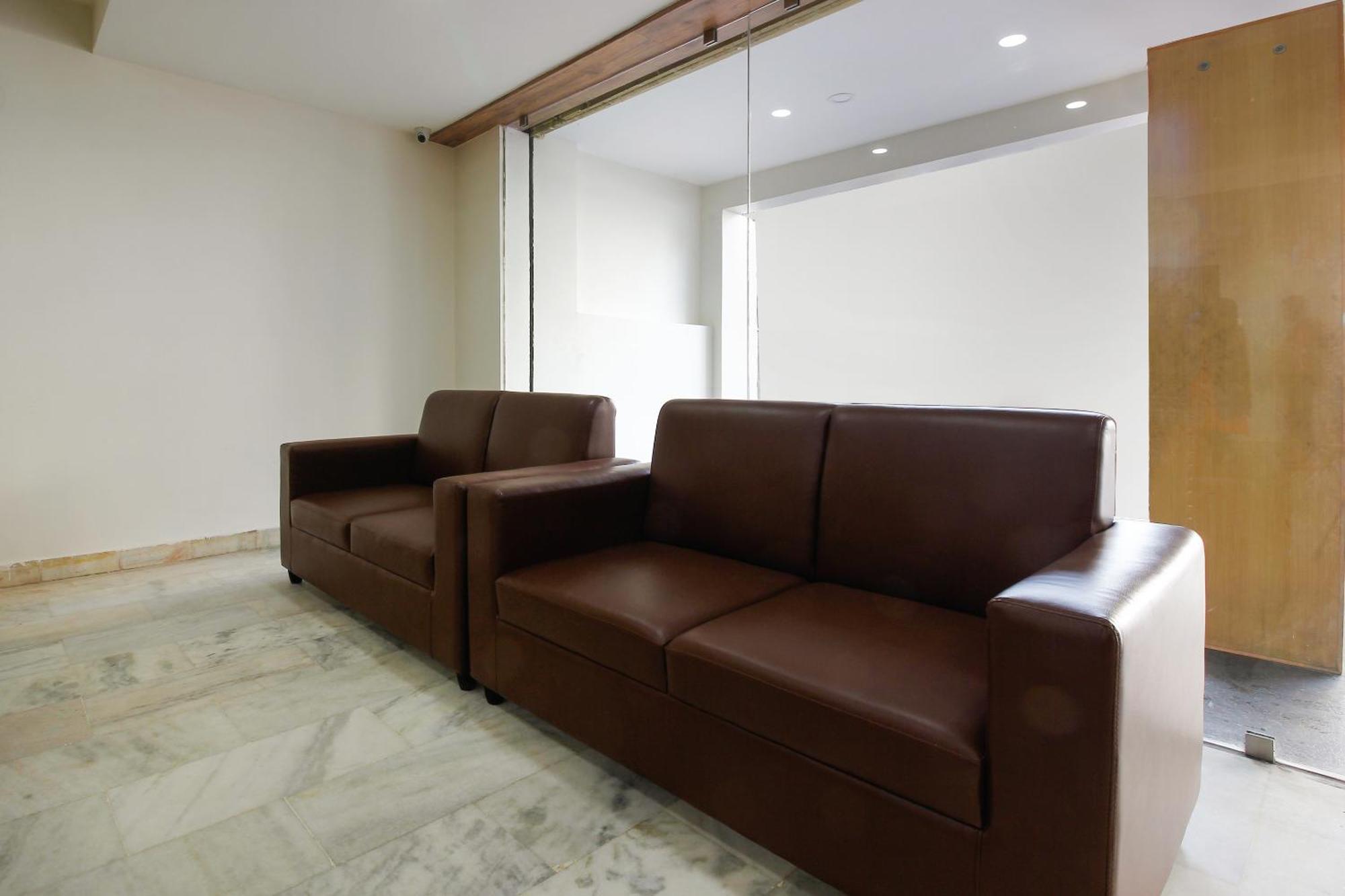 Capital O Sri Suprabhat Grand Near Kachiguda Railway Station حيدر أباد المظهر الخارجي الصورة