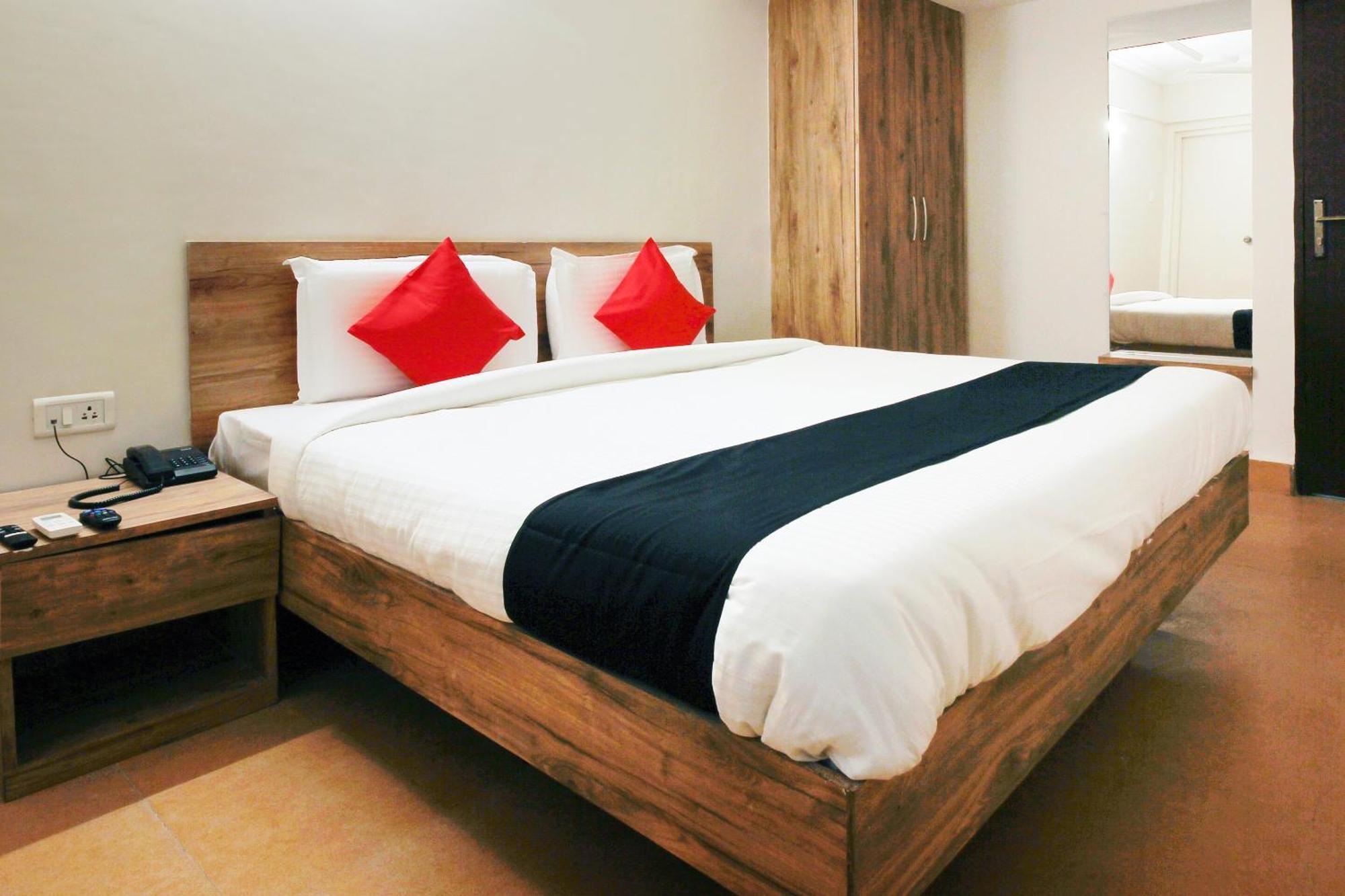 Capital O Sri Suprabhat Grand Near Kachiguda Railway Station حيدر أباد المظهر الخارجي الصورة