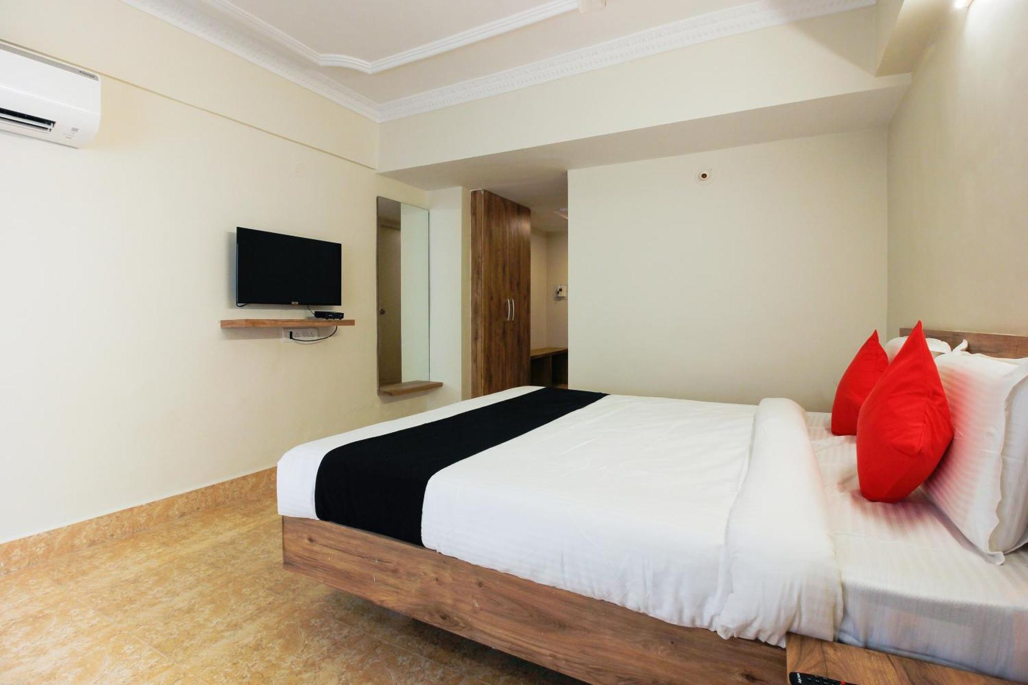 Capital O Sri Suprabhat Grand Near Kachiguda Railway Station حيدر أباد المظهر الخارجي الصورة