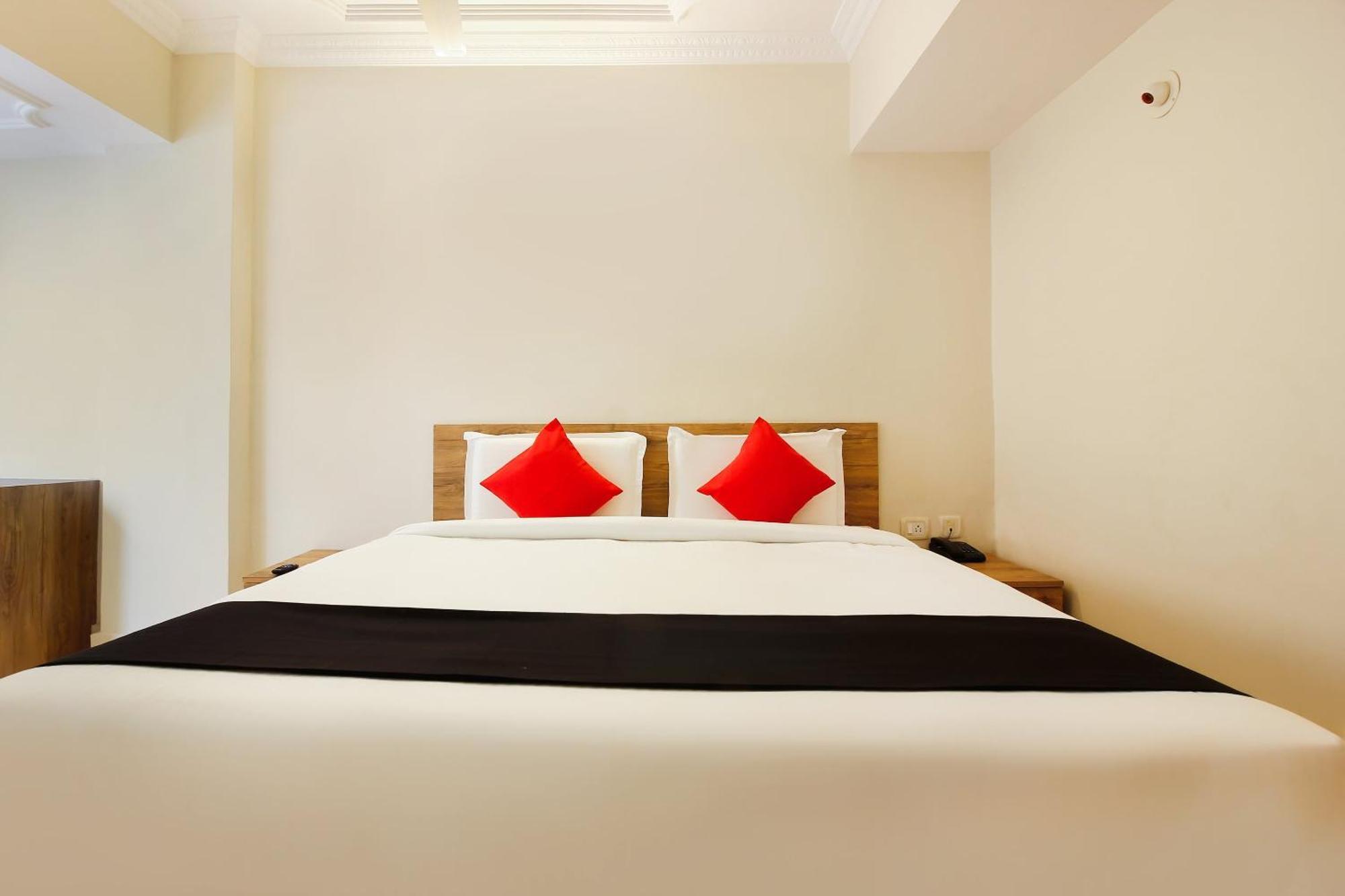 Capital O Sri Suprabhat Grand Near Kachiguda Railway Station حيدر أباد المظهر الخارجي الصورة