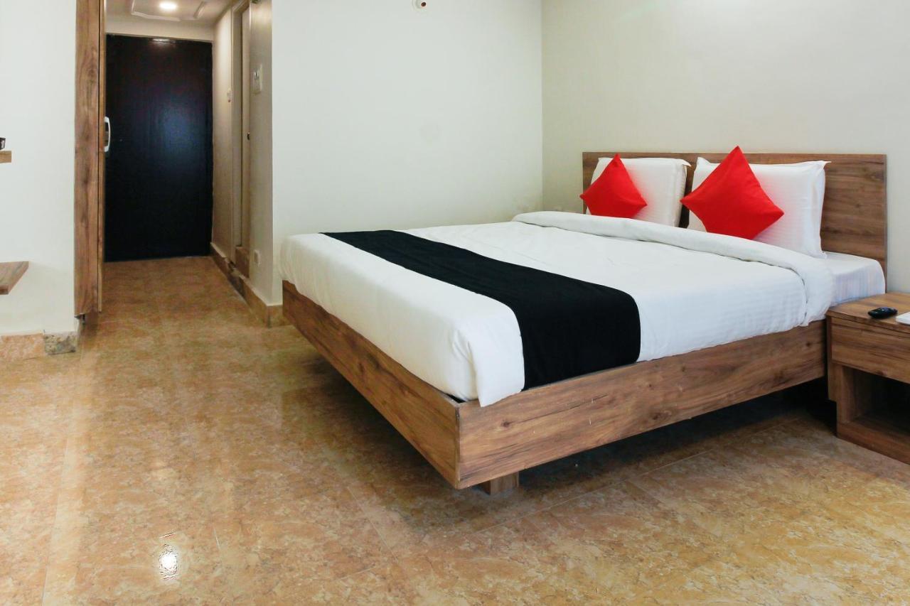 Capital O Sri Suprabhat Grand Near Kachiguda Railway Station حيدر أباد المظهر الخارجي الصورة